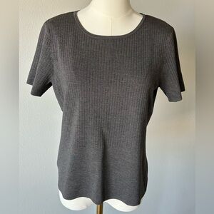 Liz Claiborne Gray Silk Blend Knit Short Sleeve- M Petite.